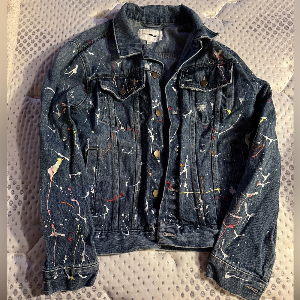 *CLOSET CLEANOUT SALE* Nova Men jean jacket paint splatter size small